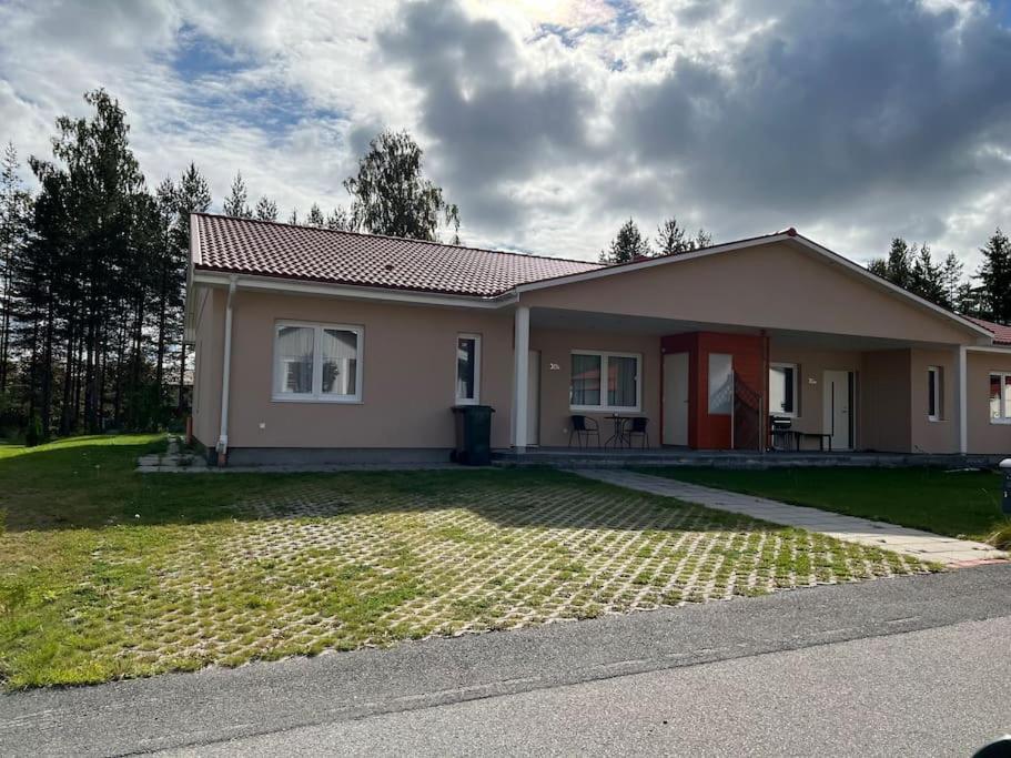 Beautiful Terraced House With Private Parking Sandviken Exterior foto